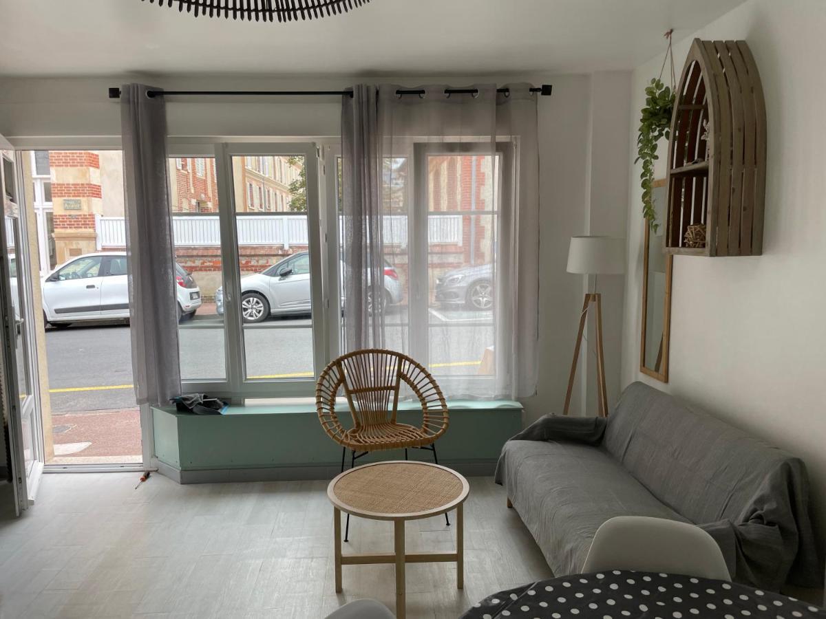 Houlgate Souplex 50M Plage Et Commerces 외부 사진